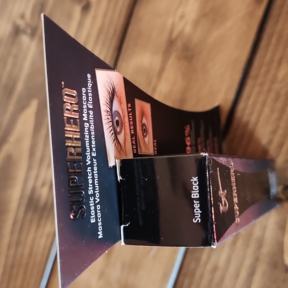 it Cosmetics Superhero mascara - Picture 4 of 5